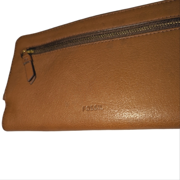 Fossil Leather Tan Wallet - Picture 3 of 9